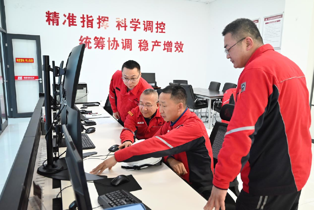 躬身入局  挺膺负责|rb88热博高管深入一线践行工匠精神——黄宏林